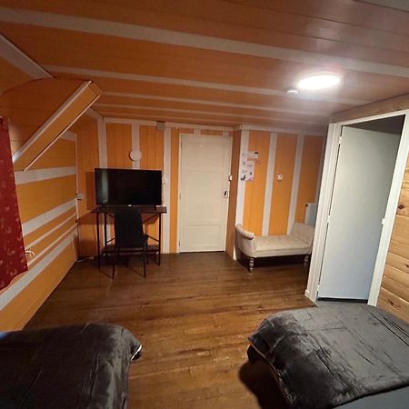 La Cheminee - Chambres D'Hotes Avec Bar-Restaurant Tardets-Sorholus Exteriör bild