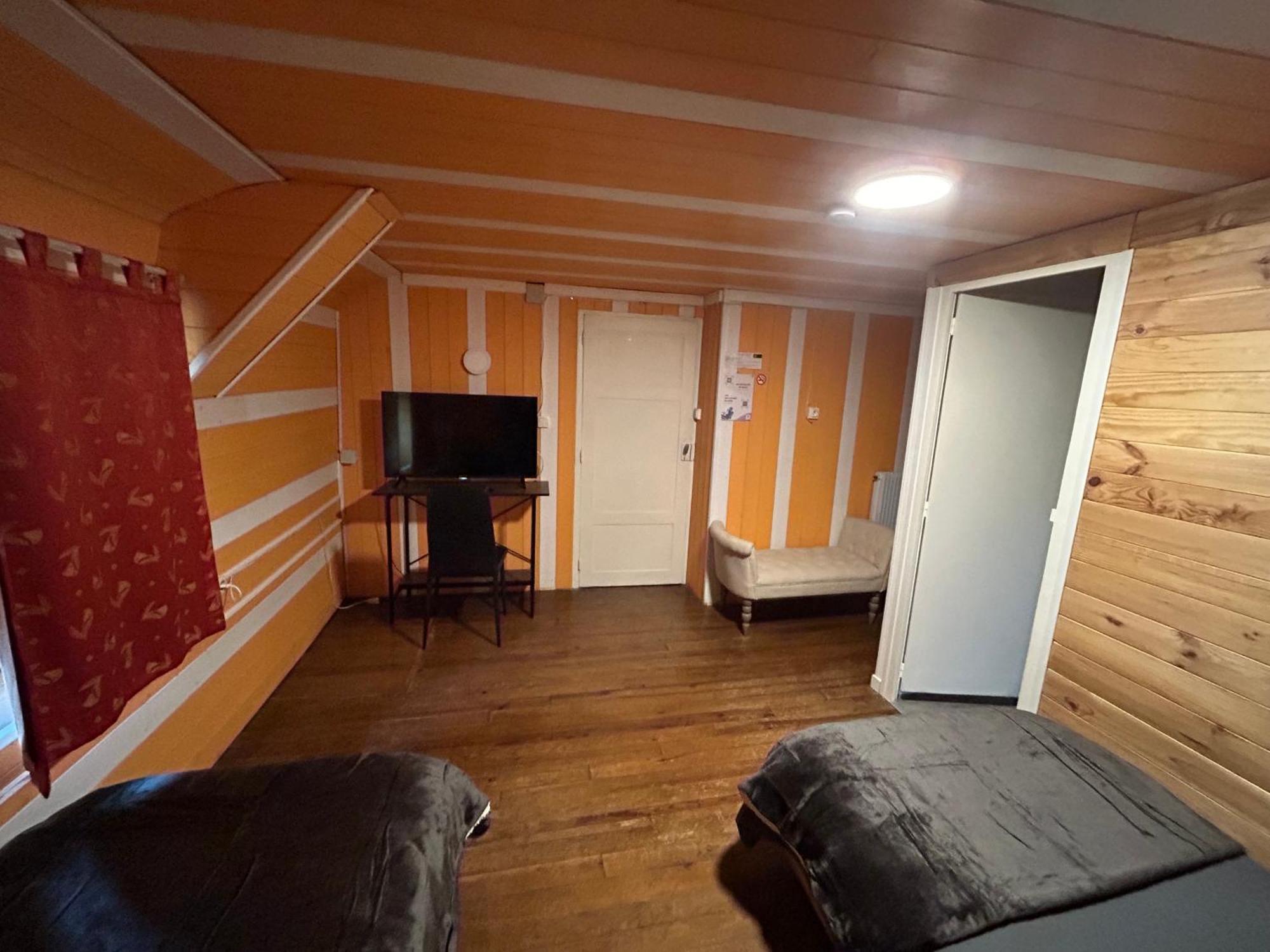 La Cheminee - Chambres D'Hotes Avec Bar-Restaurant Tardets-Sorholus Exteriör bild